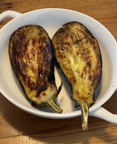 img 7844 custom rotated 450x550 - קציצות עוף וירקות נחות בשלווה על חצילים קלויים