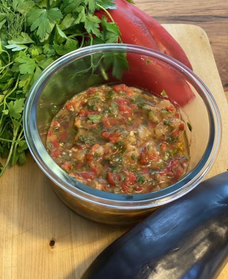 IMG 5504 wm 450x550 - סלט חצילים ופלפלים קלויים