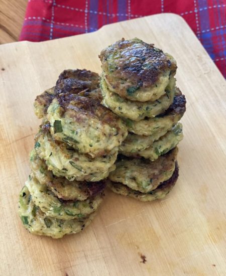 IMG 5036 wm 450x550 - לביבות כרובית טבעוניות