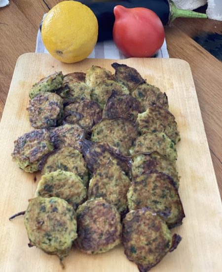 IMG 5046 wm 450x550 - לביבות כרובית טבעוניות