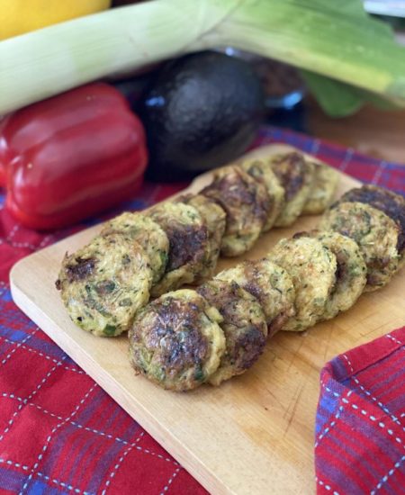 IMG E5040 wm 450x550 - לביבות כרובית טבעוניות